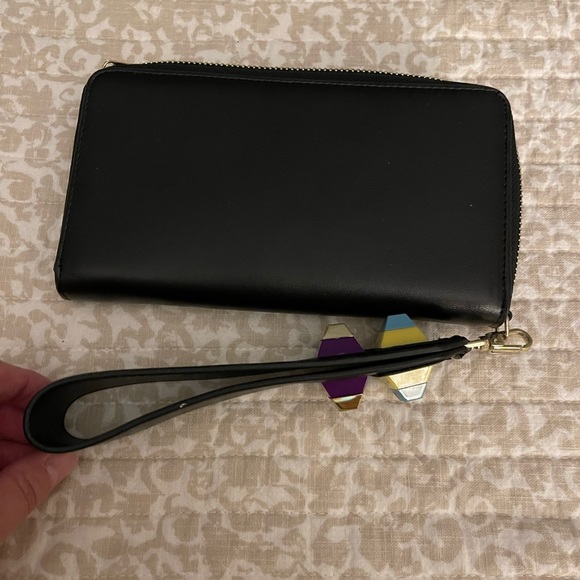 Kc Jagger wristlet - Picture 2 of 4